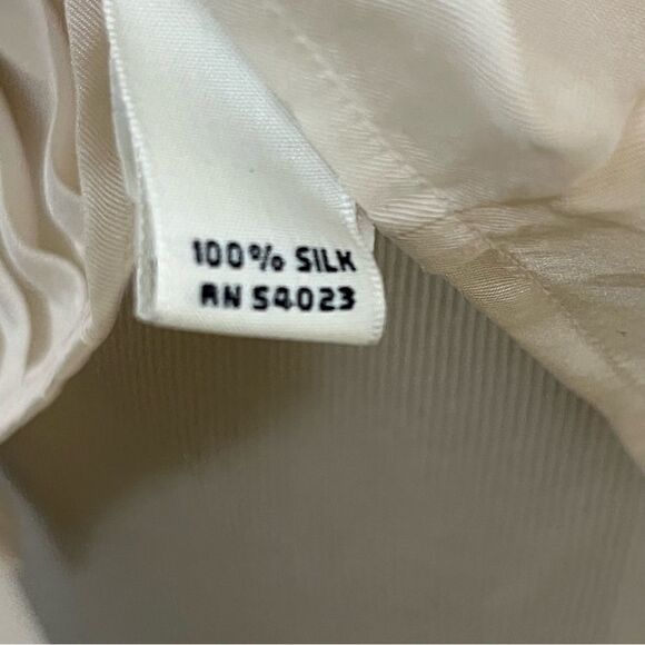 Banana Republic Cream Silk Button Down Blouse Top XS NEW - Picture 6 of 6